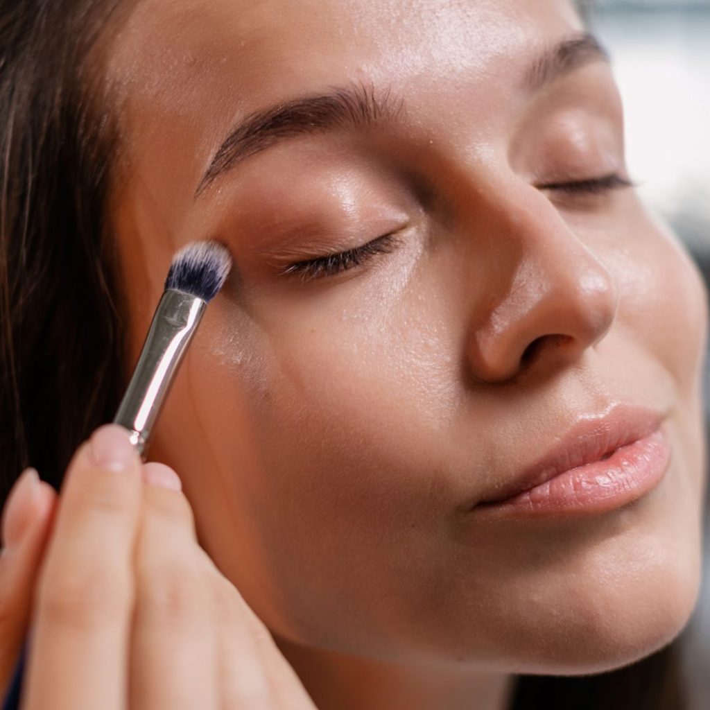 maquillage yeux sensibles
